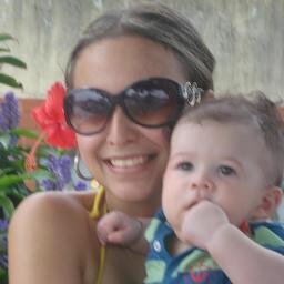 Assim como os pensamentos positivos mantém sempre o corpo sadio, o sorriso alegre traz saúde e felicidade, tanto pra vc, como para os que o cercam!