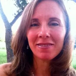 Educator with a Love for Creativity, Authenticity, and Innovation