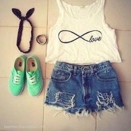 Si te gusta la ropa, las tendencias, y la ultima moda, sea ropa, sea manicura, sea tacones...¡RT, SIGUEME, ESTE ES TU TWITTER!