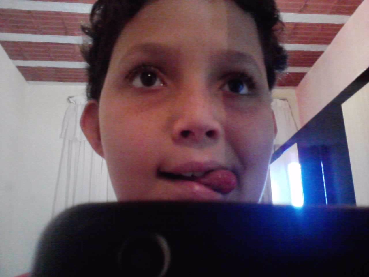 gosto da net de comer e viver do lado de pessoas que gostam de mim