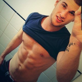 Professional tongue poser : Lover of all things Hot : BCom student at Tukkies : future boyfriend in the making : Realist : 21 year old : Fitness enthusiast