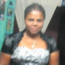 Soy una chica muy alegre me gusta cocinar y atender a mi hijo,trabajo en casa. OBVIAMENTE SÍGUEME QUE TE SIGO