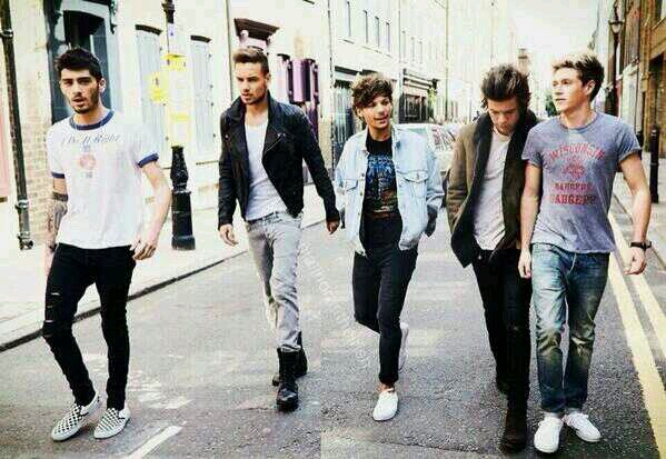 I'm here to support my 5 idols♡ I stayed up all night, so take me home because I don't know where we are?! xx FOLLOW BACK JUST ASK xx