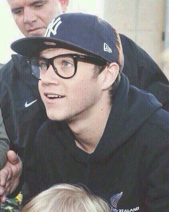 YOU'RE LITERALLY PERFECT DONT CHANGE FOR ANYONE
- @umnialI