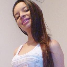 Ela é um luxo , ela é o fluxo Conquista todo mundo !! ;p