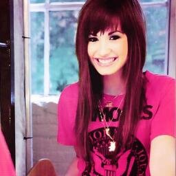 Belieber Lovatic Smiler Directioner Selenator . :) I love my idols . Justin Demi Niall Louis Harry Liam Zayn Miley Selena ..