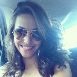 Haja o que houver, não pare de cantar. @Lua_Blanco
