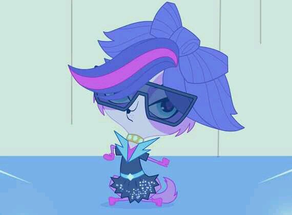Hi! My name is Zoe. I'm a singer. I think someone is cute