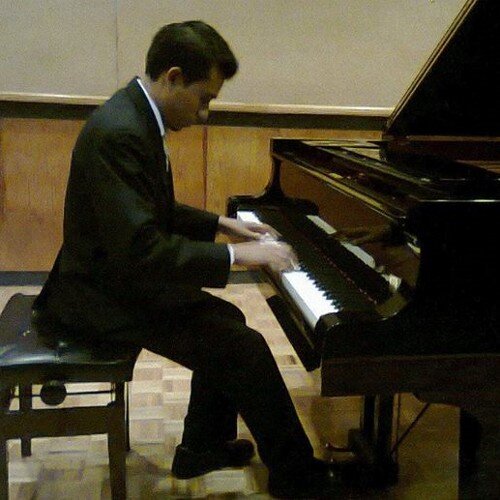 Mi pasión: formar profesionales de la música. 
Maestro de piano...