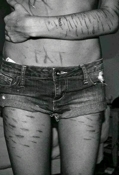 Amo Cortarme †