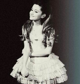 I'm a Mendler,Lovatic,KatyCat,Arianator,and a Victorian.I'm also a Little Black Star❤