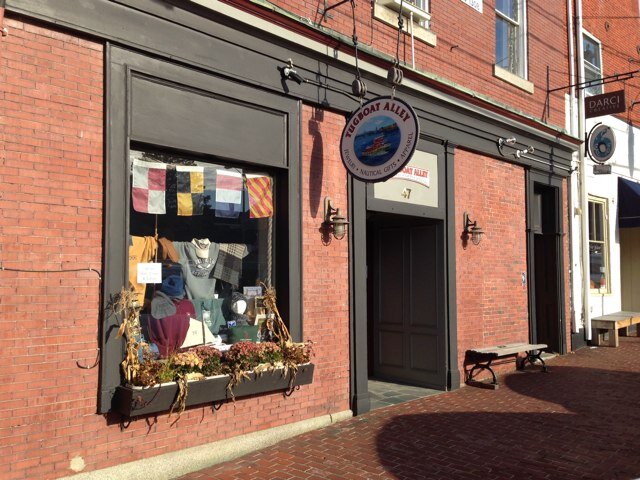 An apparel , jewelry and gifts store with a nautical flair. A downtown Portsmouth, NH tradition since 1995.