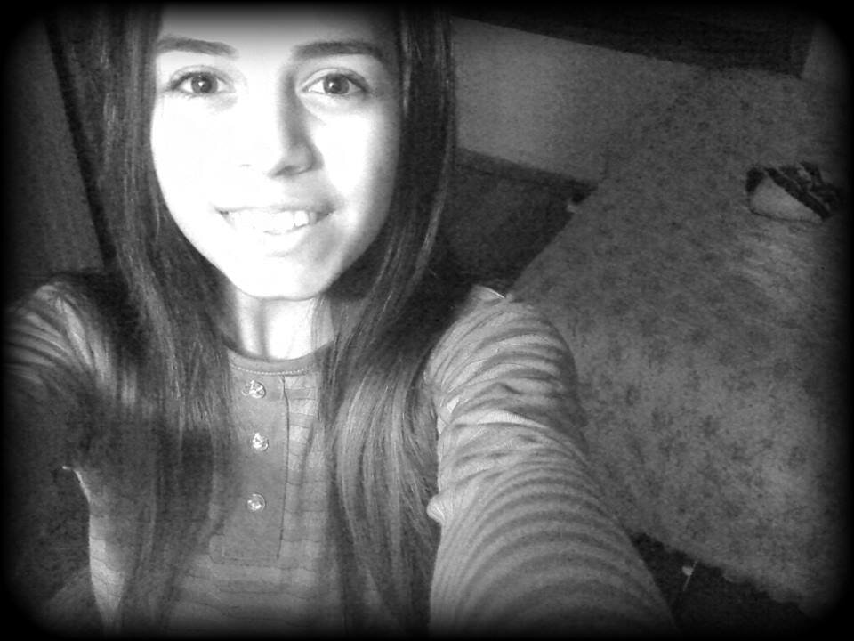 Y de pronto tú eres todo lo que necesito,
La razón por la que sonrío♥