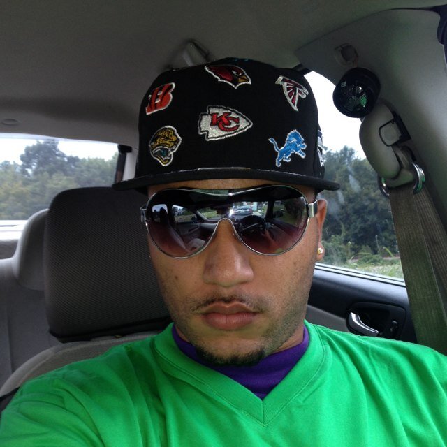Father of 3 beautiful girls. Married to @NekaBeDaBAddest. #TeamChevy #TeamIphone4S. #TeamMarried #TeamMiamiHeat. #TeamGetYourCakeUp$$$$ #Team24s#TeamNasty