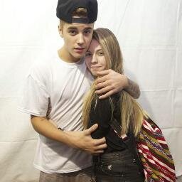Eu conheci e abracei o @justinbieber no dia 03/11/13 no m&g do RJ