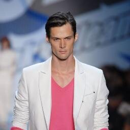 Ivan_Konevoy's profile picture. Умная женщина сама знает, что дура...