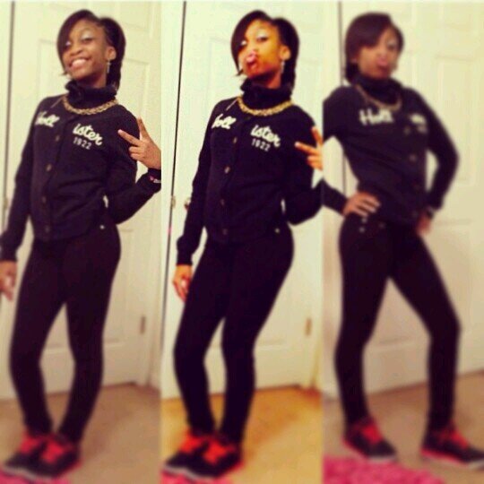 I LOVEEEEEE MILEEEEY CYRUSSSSSS .... #CyrusGangg #Dancerr #Singeer #Rapperr #SINGLEEE #Est 12.30. #Groooovieee #Follow Meee ♥♥