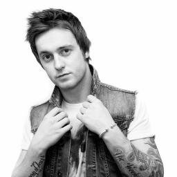 Hello, we are a simple fan page and Army of Sam Bettley,100% support, Twitter @SamAfuckinA