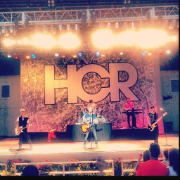 @HotChelleRae fan account PLEASE FOLLOW if your a fan i follow back  Beautiful Freak!