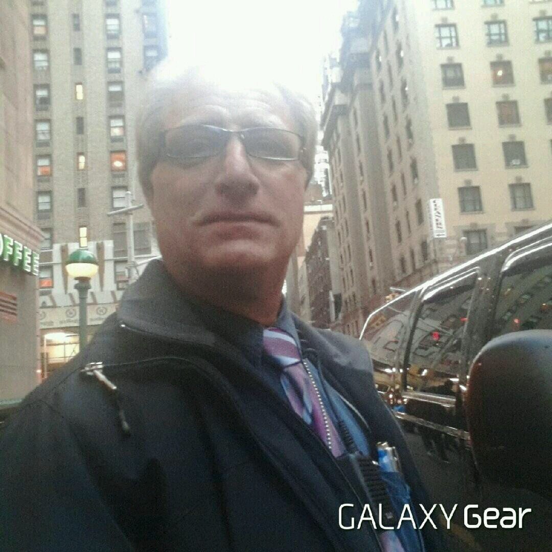 nyc born and bred, support equal rights and gender equality. love sarcasm and earth's beauty. my heros are star trek, looney toons and three stooges. Love my wi