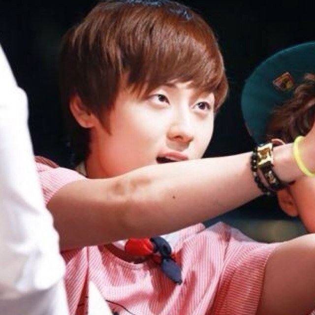 nu'est minhyun . sīncè O9.11.13