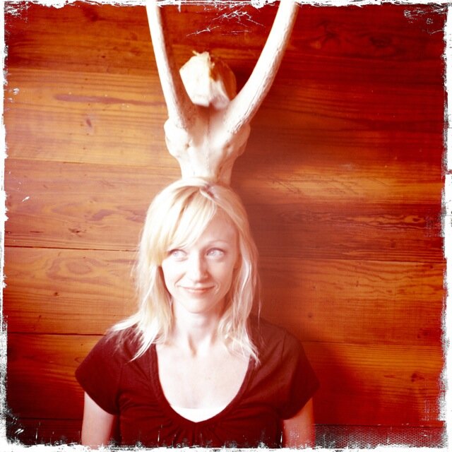 Founder and President of Over-Thinkers Anonymous.
 Instagram @darthblonde