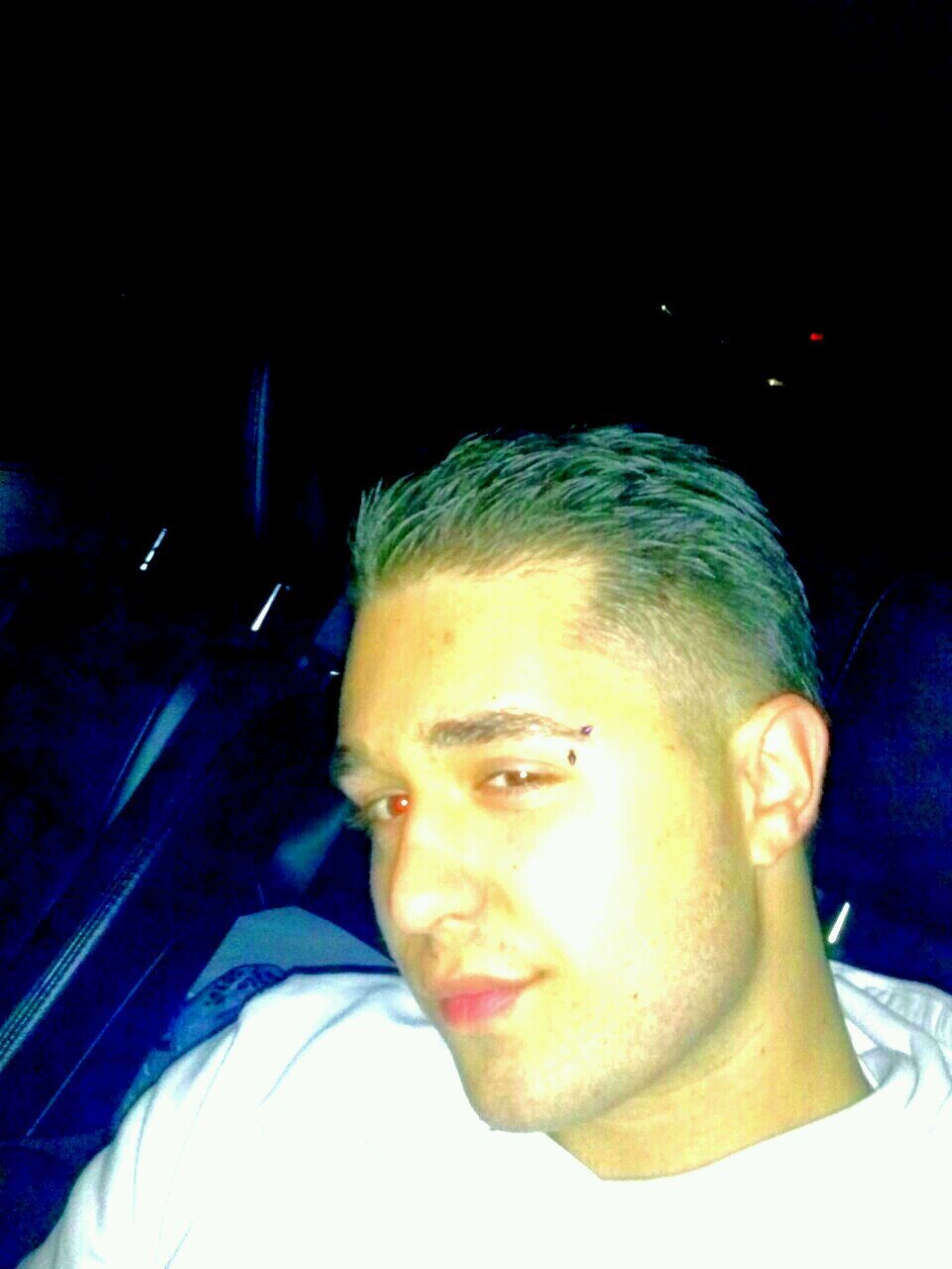 janak_billy's profile picture. I'm Hungarian born and raised in NYC making techno new techno dj please follow and listen to my music :)