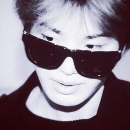 You're the perfect lullaby
What kind of dream is this?