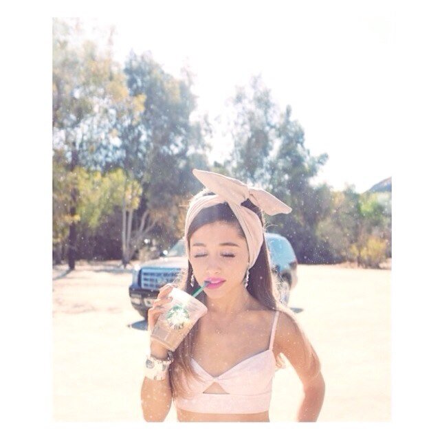 keepvoting4ari's profile picture. #votearianagrande