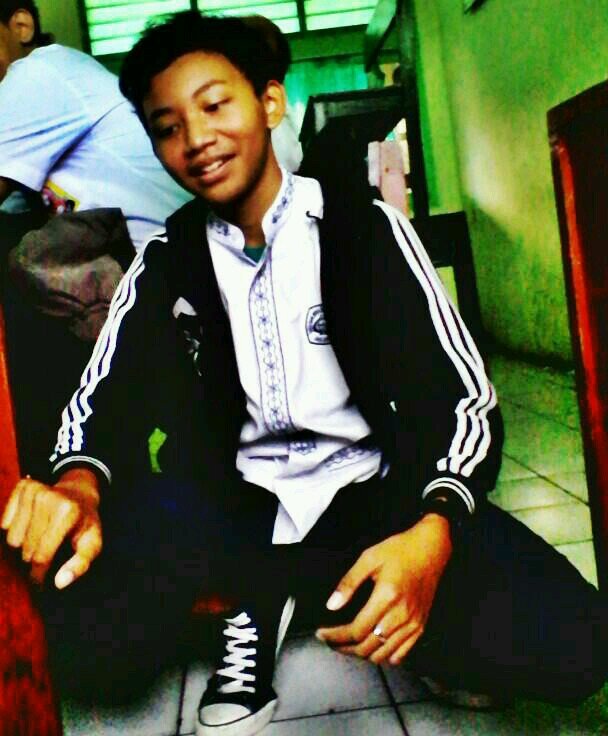 (....!!just mention!!....) aku mengungkapkan kata cinta ku d twitter hanya dgn 140 kata dgn hati ku yg tulus :ty2