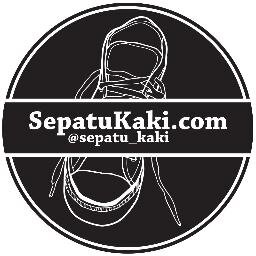 Bukan sekedar menjual, tapi lebih ke ngobrol tentang sepatu.