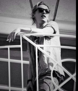 Free follow from @bringmebower ---- please follow