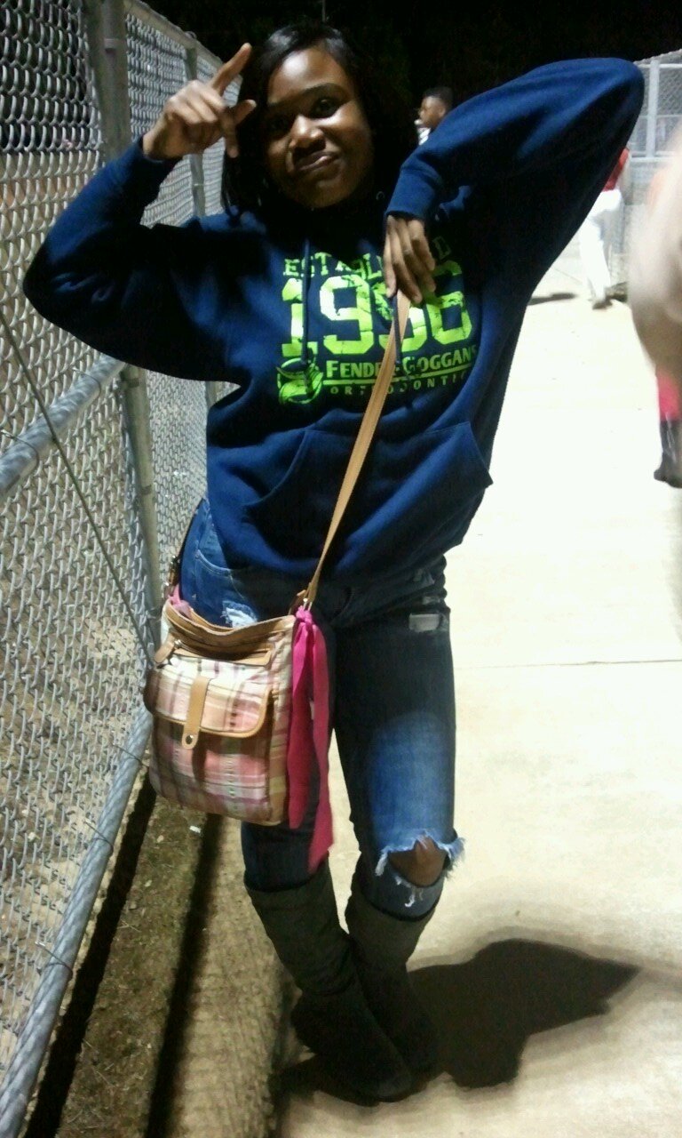 Noo Need For Noo Bioo Justt Followw Mee Andd Myy Finee Bestfriends @_oddd   S I N G L E!!