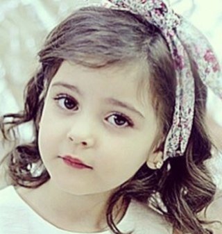 بنتن لهيمآ واختنن ل الشبآب ، متخرجهه منن #البيت_يجمعنا2 ، منشده في #شجن ، عضوة في فرقة هآي درآمآ ، اشتغل معده في قنآة بدآيه وقناة المجد ، ومآمن زود *اهلآوسهلآ*★