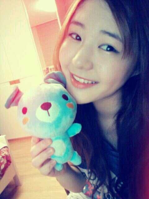 {♔} @WEAREKINGSRP roleplayer of Megan Hyerin Lee - district 2 o// Singer, songwriter. 95;; #ImmaParody