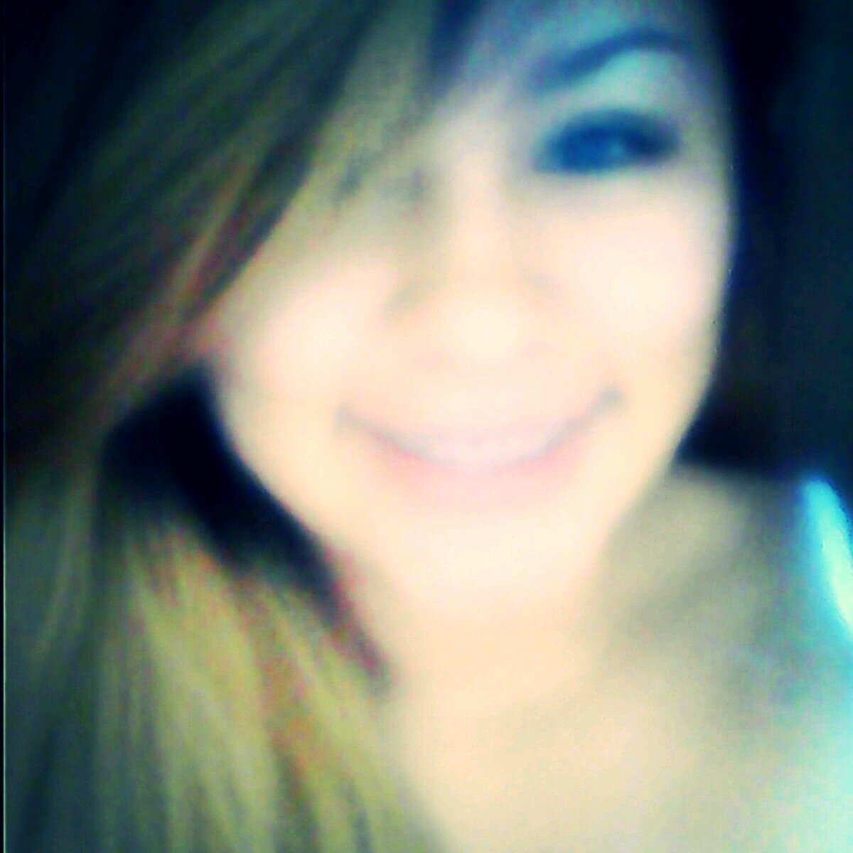 Hola soy Jeeni:3 sigueme & te sigo.