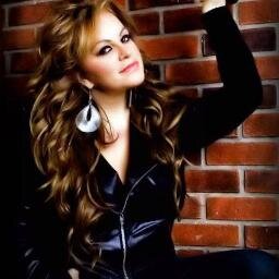Me llamo tanya tengo 14  años vivo en honduras sigueme y te sigo tanbien tengo ask  tuenti tumblr google me sigues