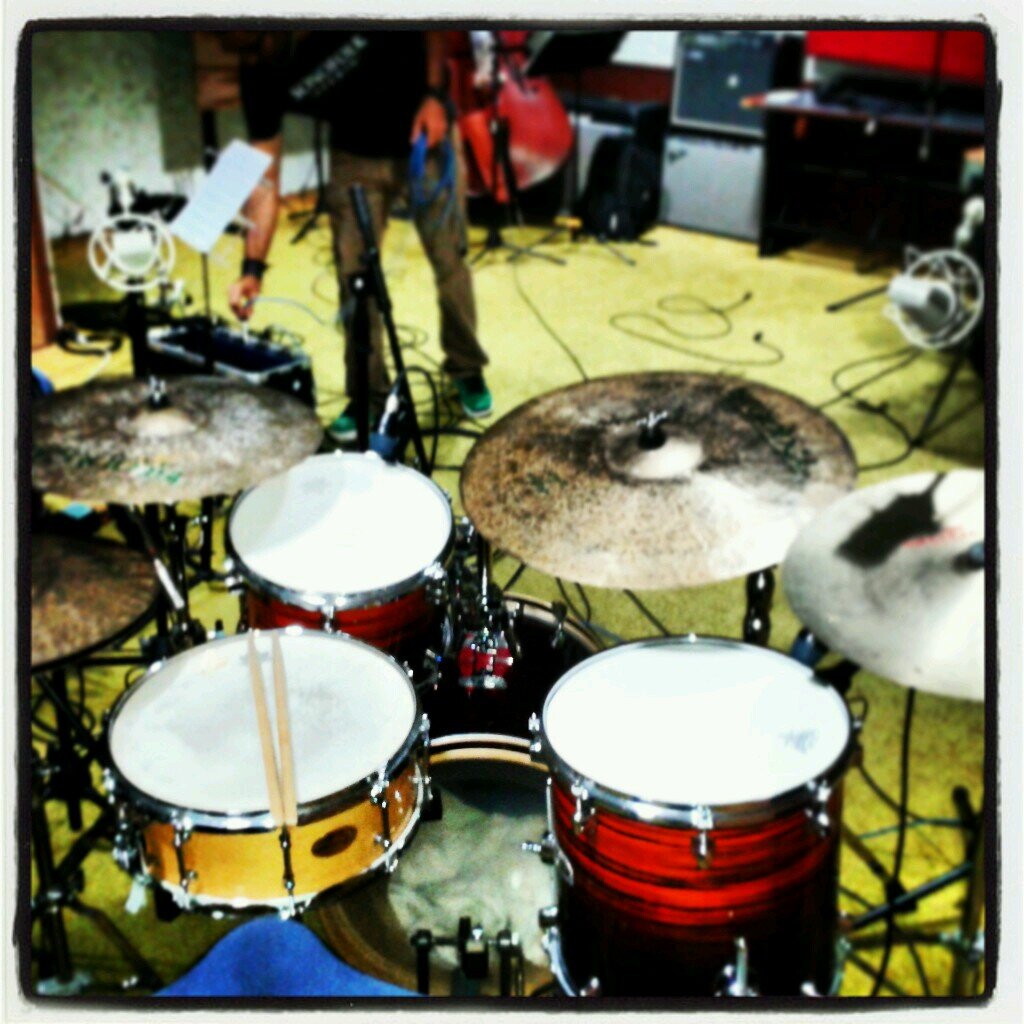 Músico, Baterista, Compositor y lo mas importante el papá de Lucía