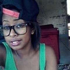 Viciou minha retina, virou minha rotina. ♪♫♫♪
Woooo issso é POOLLOOO Neguimm...ZIK▲