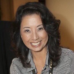 Certified JMT Coach, Speaker, Trainer & FP, Barbara propels aspiring leaders to achieve their dream through passionate curiosity and influential energy.