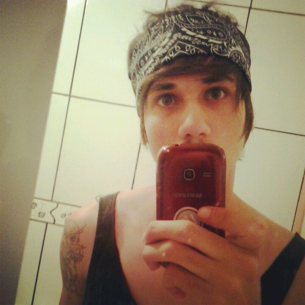 Avenger, screamo ,black metal, deathmetal, metalcore, e guitarrista