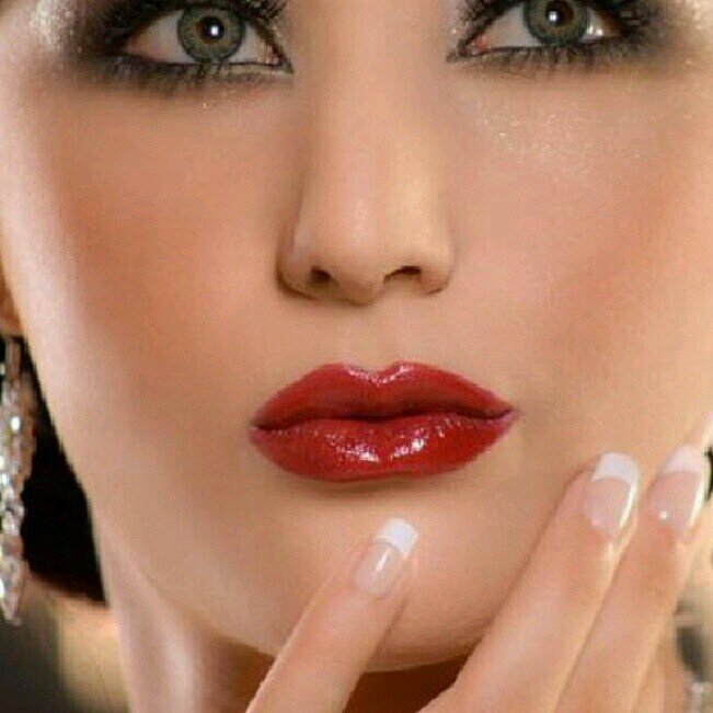 ‏‏مديرة مركز الطفولة والناشئة سابقا وحاليا مديرة مركز التنمية اﻻسرية، التخصص بكالوريوس علم النفس. وحاصلة على دبلوم في اﻻرشاد اﻻسري والزواجي