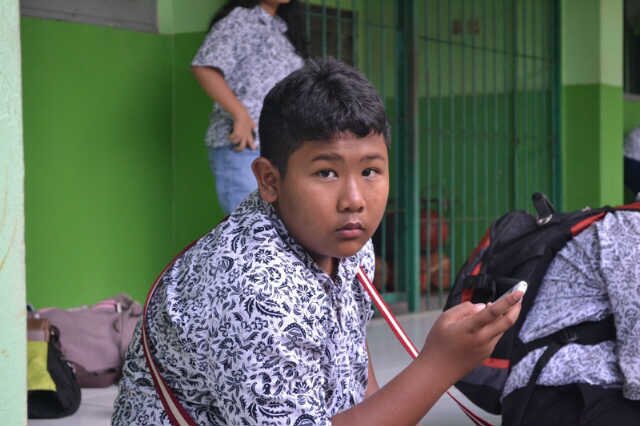 Jujur aja, gw bukan jomblo, tapi LDR Bro, Karena cewe gw Jauh banget Bro, saking jauhnya dia ada di masa depan.