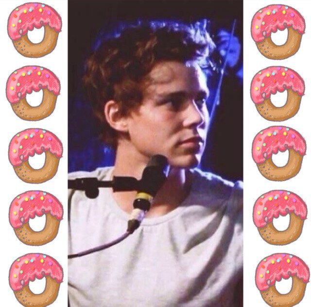U ARE BEAUTIFUL ILY AND THE BOYS DO TOO FOLLOW ME @ASHTONPUFF @ASHTONPUFF @ASHTONPUFF