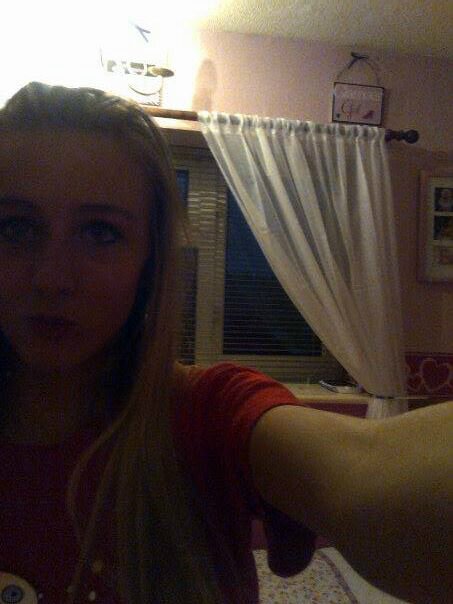 Hi I'm liv follow me and I will follow you back :)