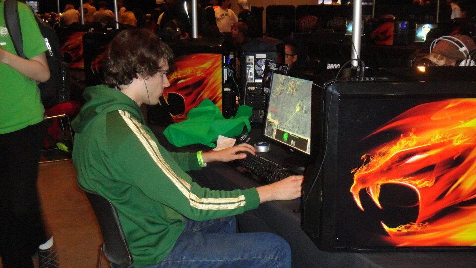 CS Major, computer/phone/tablet repair short term a game developer long term. I over analyze often and want to have fun!