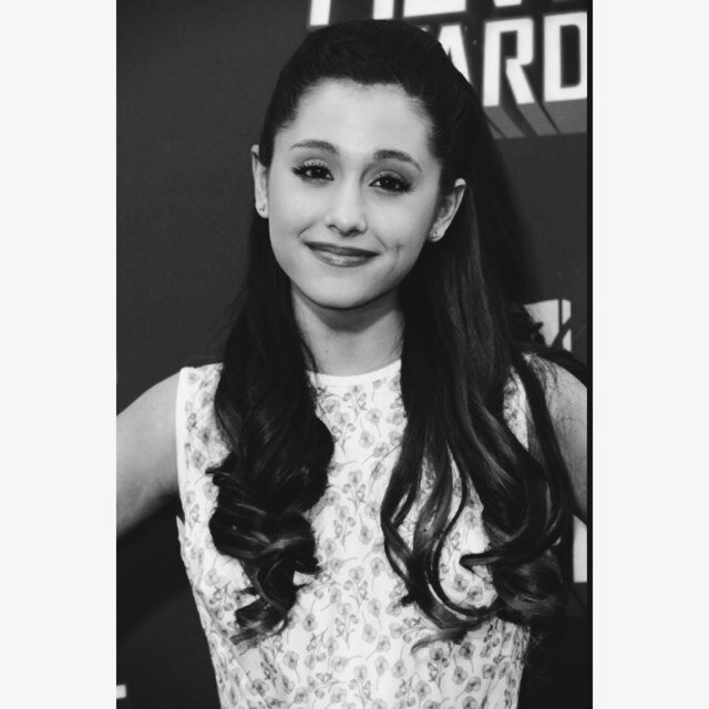 Ariana Grande is perfection ♡ Fan account((: i follow back