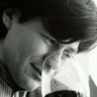 Lic en Enologia Sommelier Instructor de diplomado y maestría en vino.
Orgullosamente Argentino mexicano De River y NO LE CREO A NINGÚN POLÍTICO