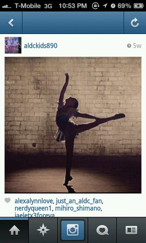 Hi I'm Aria Cruikshank and this is my official TWITTER  Account Dancer at aldc Dancer on Dancemoms ♥Follow Me ♥ I follow back ツ ♥ Goal 122.3M♥By Christmas