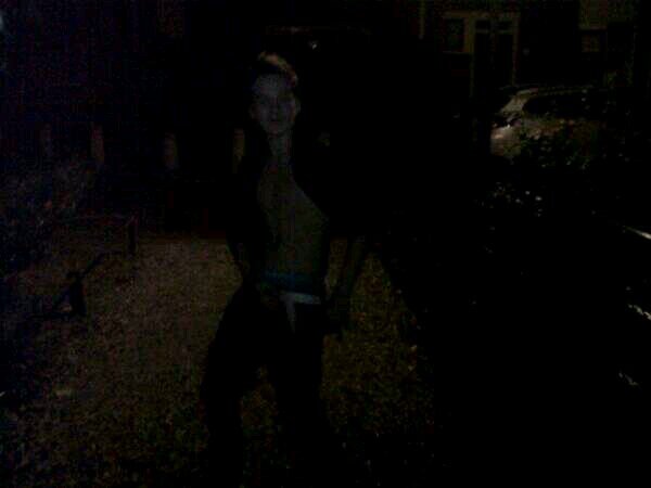 justinJWZ070's profile picture. 1/4 indo-1/4 spaans-HM-1E-single-nummer vraag-ado - groengeel hart-bro's JP en ET - sistahs angel- JWZ je favoriete SPOOKIE!prof liegrn rn grappen make